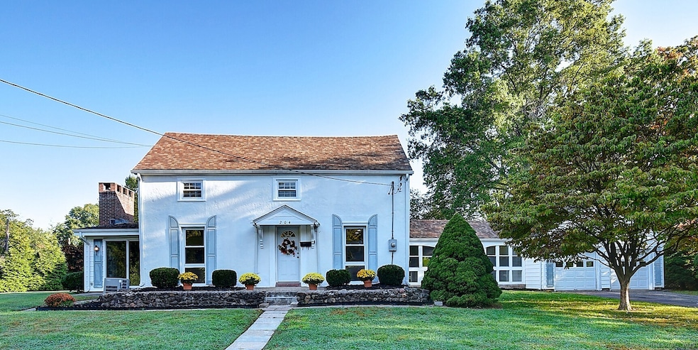 204 Trout Brook Dr, West Hartford, CT 06110 - photo 1