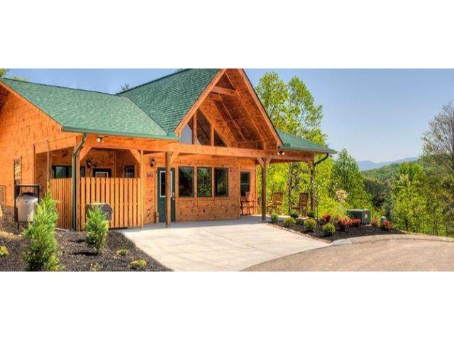 935 Mcmakin Way, Pigeon Forge, TN 37863 - photo 1