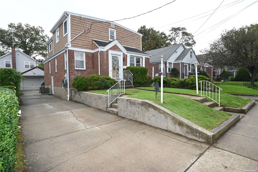 253 Kensington Rd S, Garden City, NY 11530 - photo 1