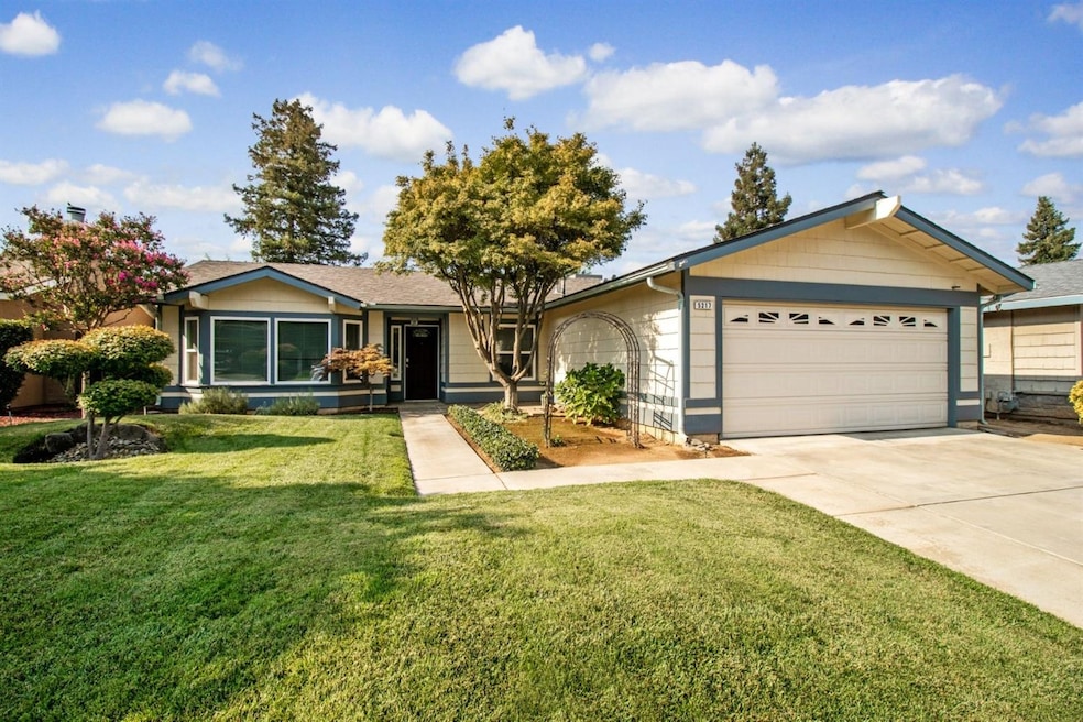 Welcome to 5217 W. Hampton Way Fresno, CA 93722