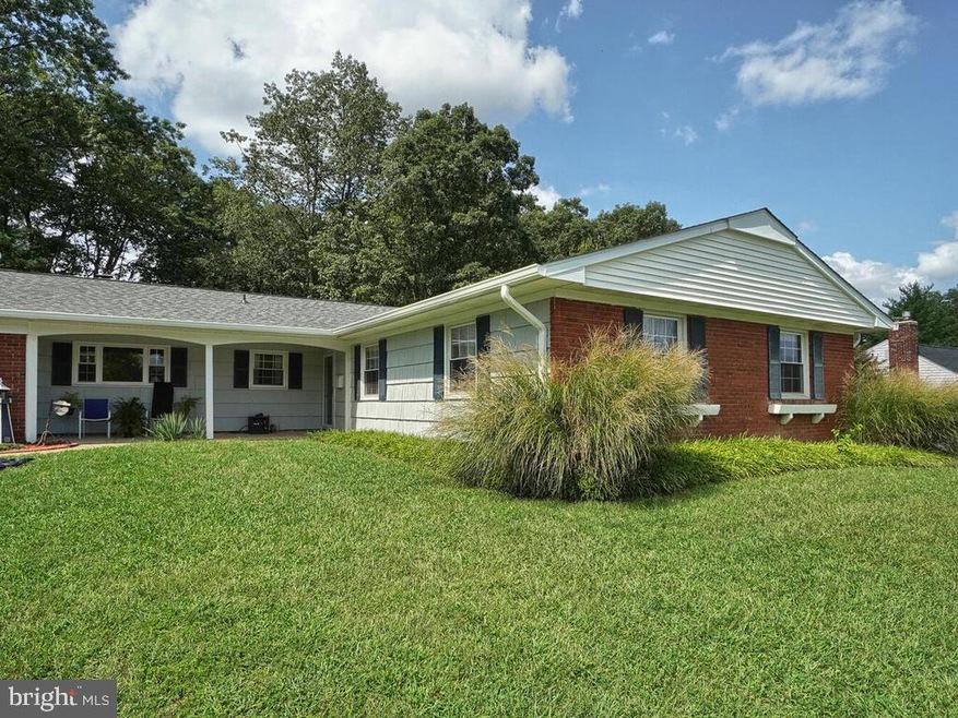 12325 Shadetree Ln, Laurel, MD 20708 - photo 1