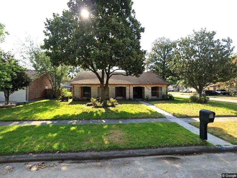 10102 Trade Winds Dr, Houston, TX 77086 - photo 1