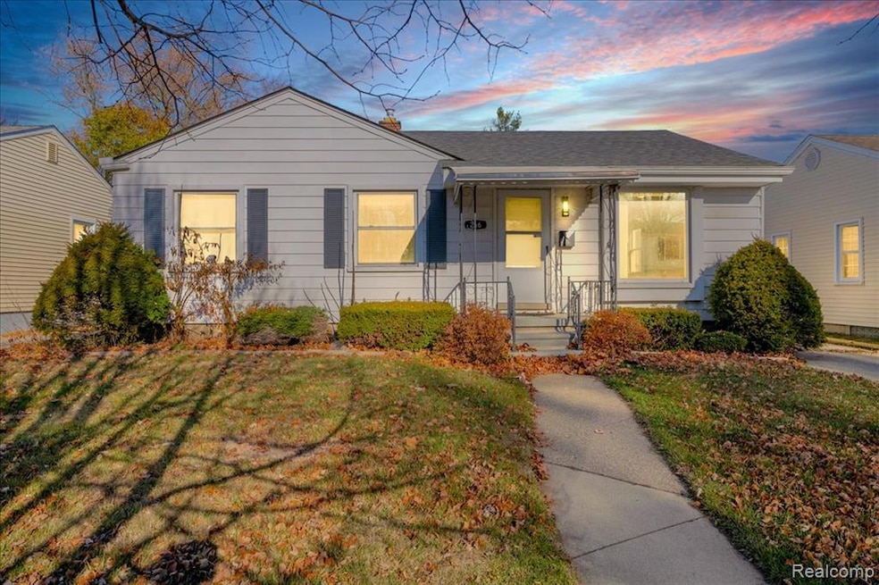 266 Massoit St, Clawson, MI 48017 - photo 1