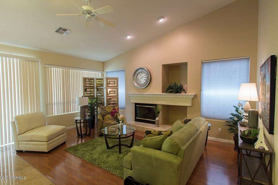 Beautiful spacious living room
