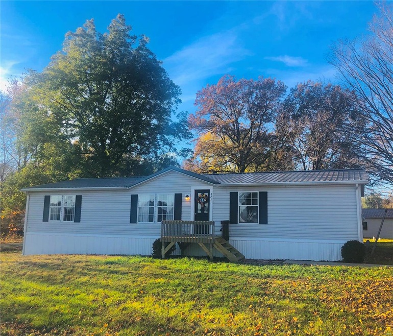 3231 Pine St, Farmington, MO 63640 - photo 1