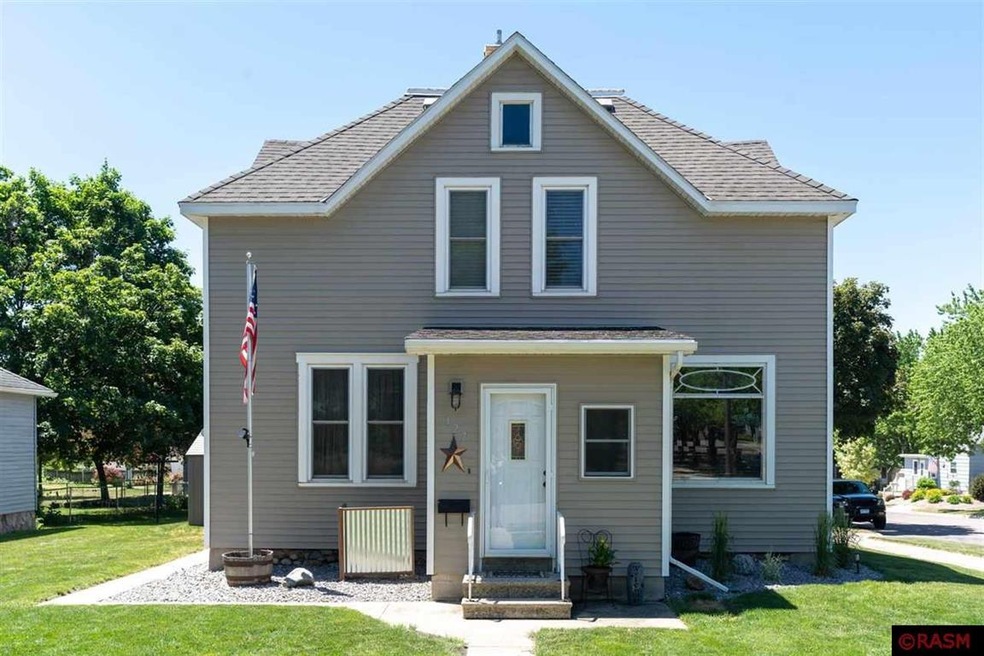 127 N Jefferson St, New Ulm, MN 56073 - photo 1