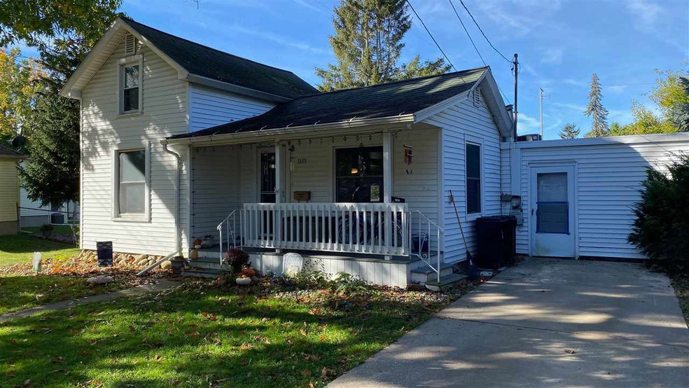 1325 N Ball St, Owosso, MI 48867 - photo 1