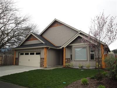 129 SE Yorktown Rd, Grants Pass, OR 97527 - photo 1