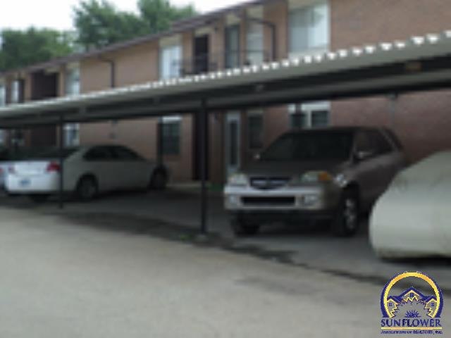 3033 SW Lydia Ave unit 110, Topeka, KS 66614 - photo 1