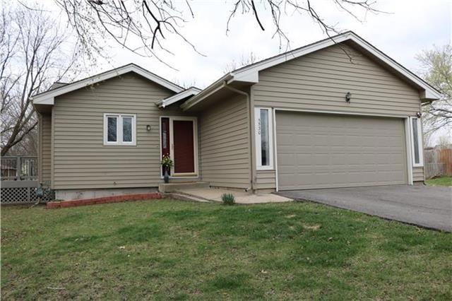 5530 Meadow Sweet Ln, Shawnee, KS 66226 - photo 1
