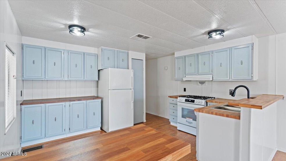 Kitchen - When vacant