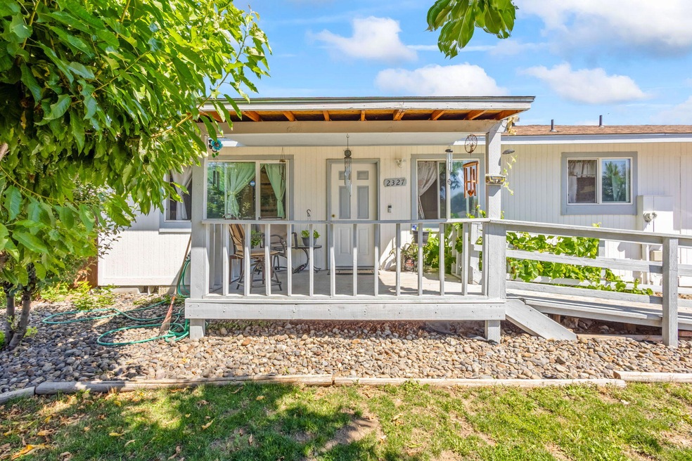 2327 SW Black Butte Ct, Redmond, OR 97756 - photo 1