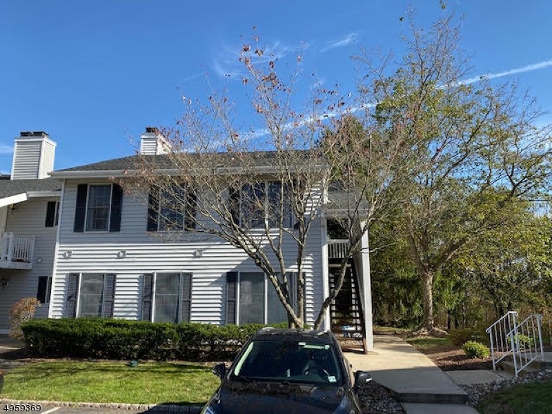 286 Kingbird Ct, Three Bridges, NJ 08887 - photo 1