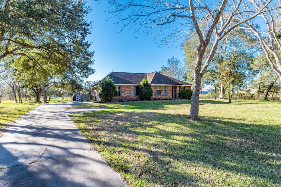 473 County Road 545, Alvin, TX 77511 - photo 1