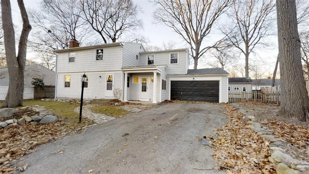 26 Stoneham Dr, Riverside, RI 02915 - photo 1