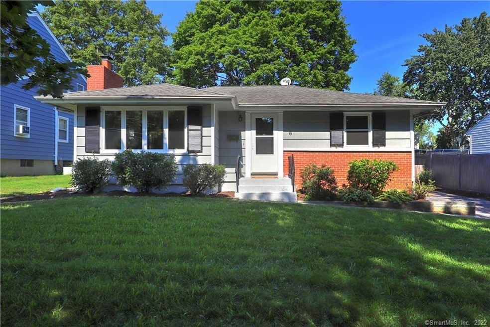 Charming, crisp, cream puff ranch in neighborhood 