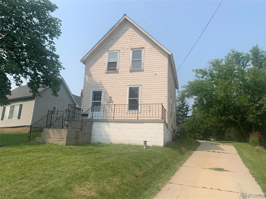 north side driveway.JPG