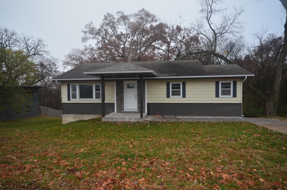 2849 S Ten Mile Dr, Jefferson City, MO 65109 - photo 1