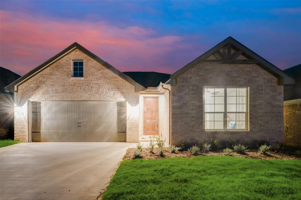 3526 Austin St, Gainesville, TX 76240 - photo 1