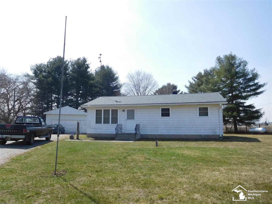 11747 S Stoney Creek Rd, Carleton, MI 48117 - photo 1