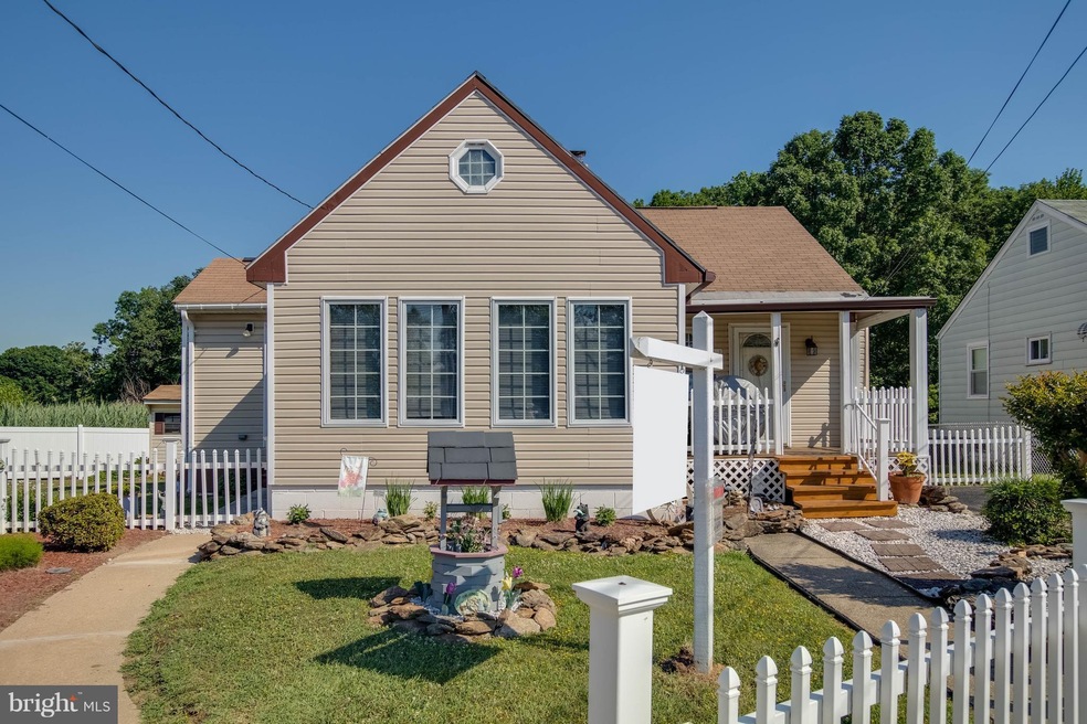 802 Martin Rd, Essex, MD 21221 - photo 1