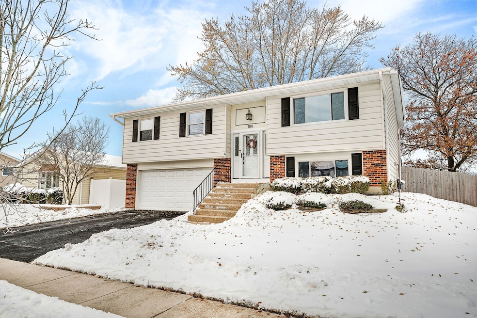 700 Evergreen Ct, Romeoville, IL 60446 - photo 1