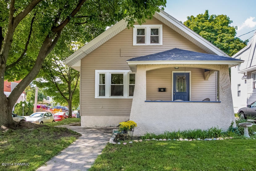001-Front_View-1237778-mls