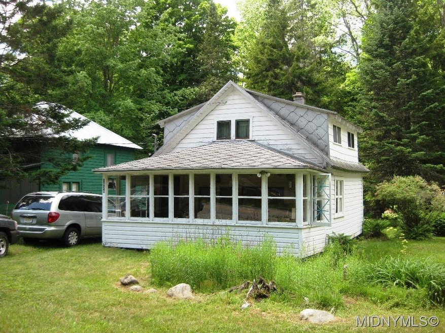 900 sq.ft. w/Plenty of storage