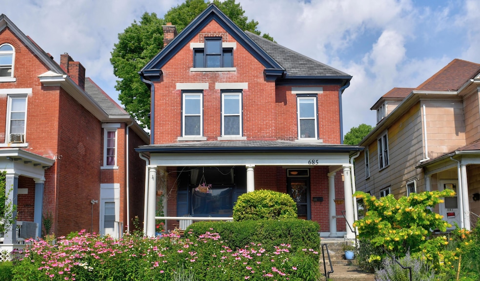 Front Exterior (3)