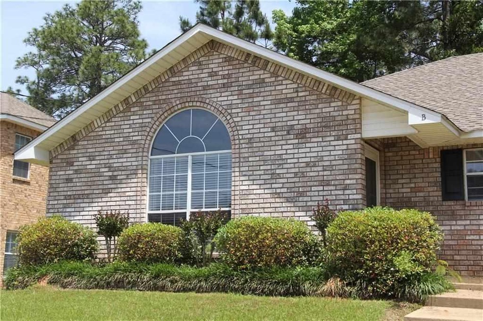 248 Dawn Dr, Pineville, LA 71360 - photo 1