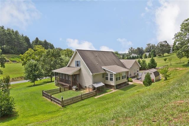 Great setting in Twin Brook Hills