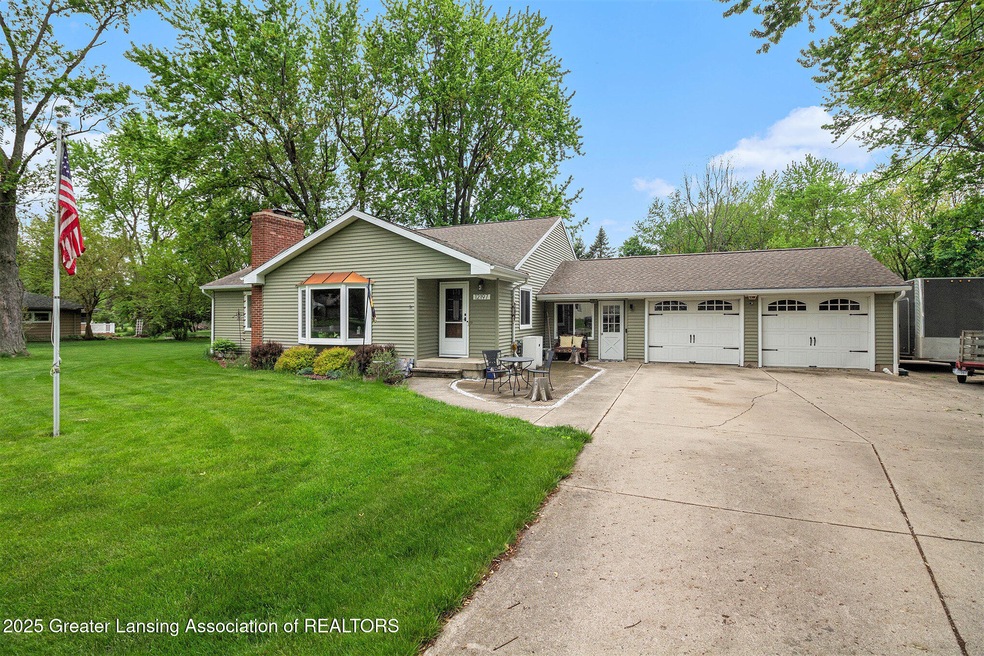 12197 W Greenfield Rd, Lansing, MI 48917 - photo 1