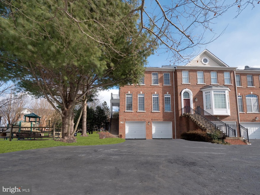 4041 Stewarts Bridge Ct, Fairfax, VA 22033 - photo 1