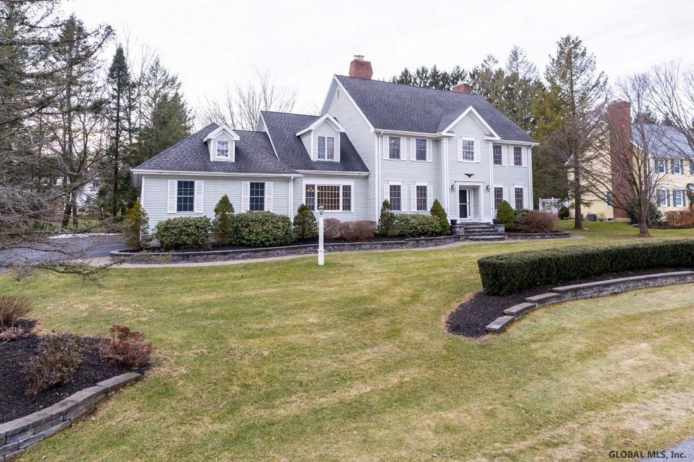 4 Turnberry Ln, Albany, NY 12211 - photo 1