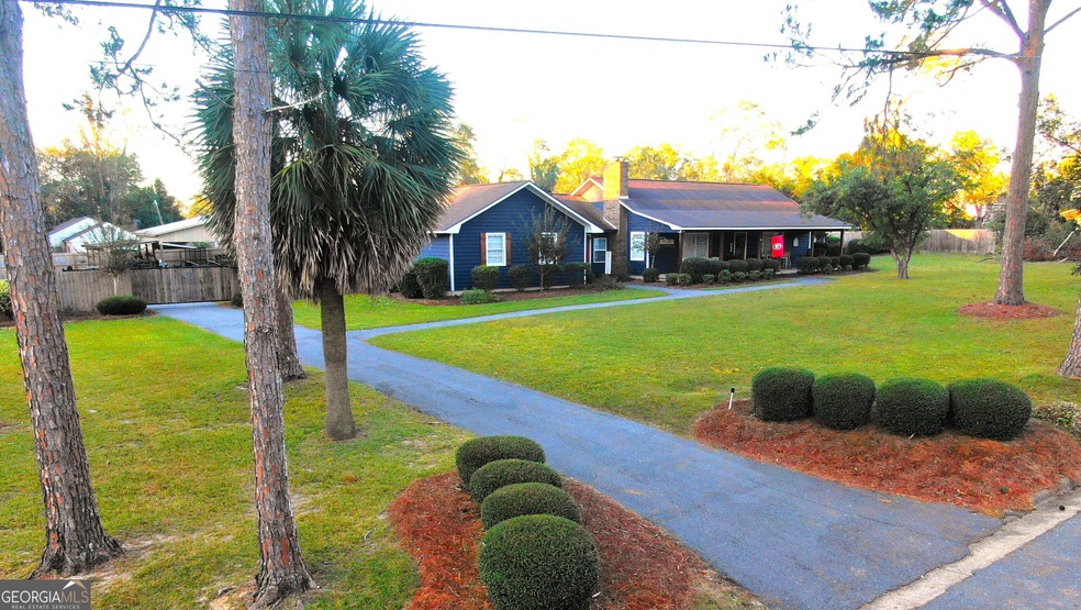 175 W Graham St, Mc Rae, GA 31055 - photo 1