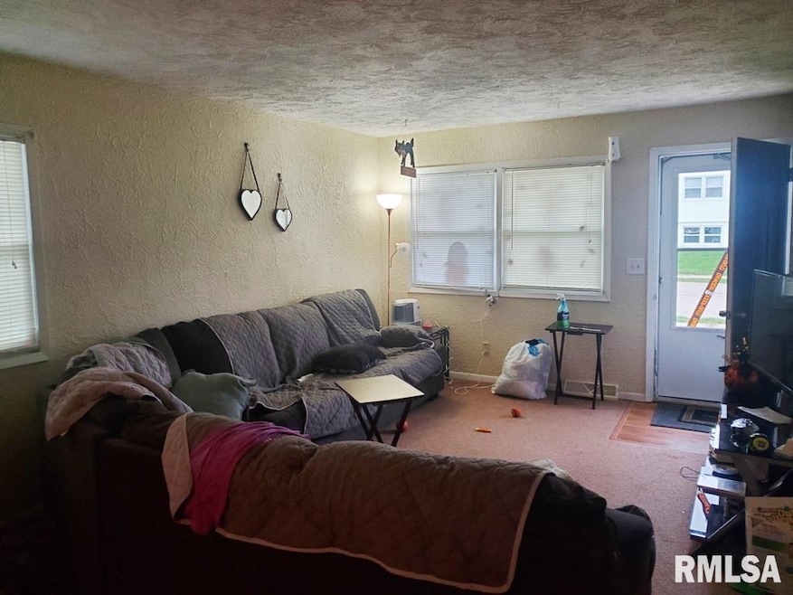 635 & 637 W 63rd St, Davenport, IA 52806 - photo 1