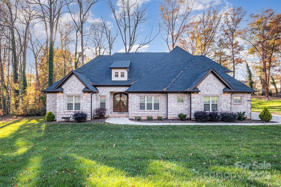 139 Trillium Dr, Statesville, NC 28625 - photo 1