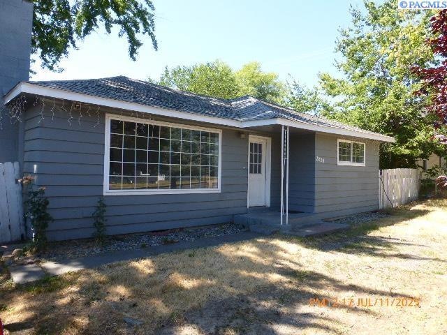 2029 W 4th Ave, Kennewick, WA 99336 - photo 1