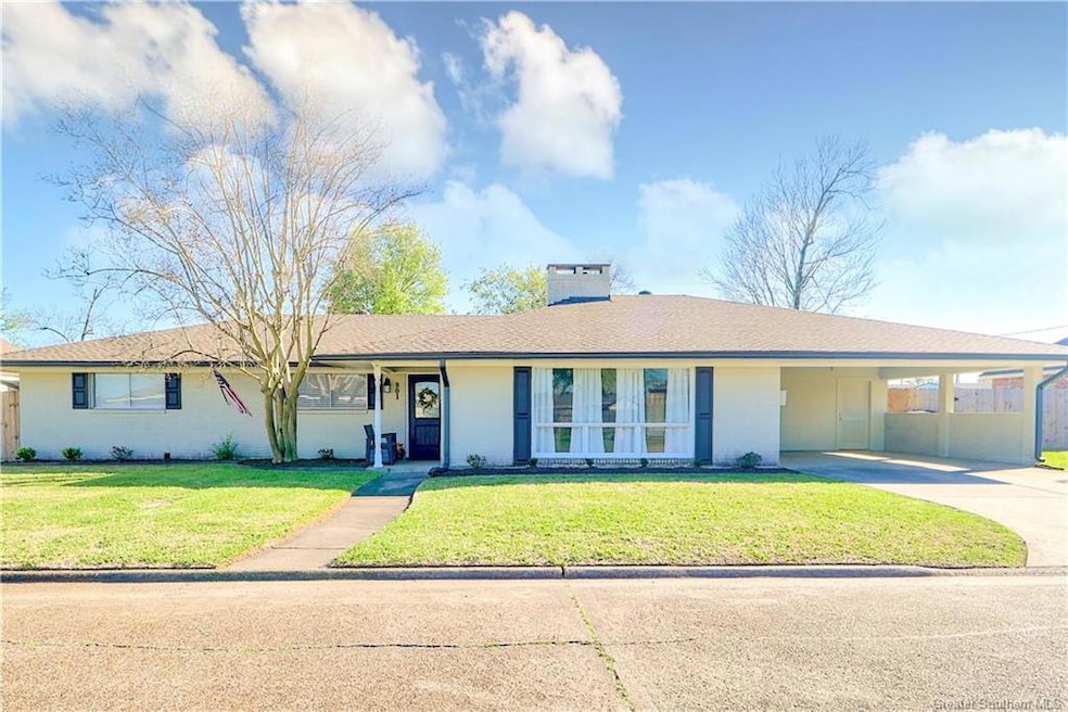 901 Fair Oaks Ln, Lake Charles, LA 70605 - photo 1
