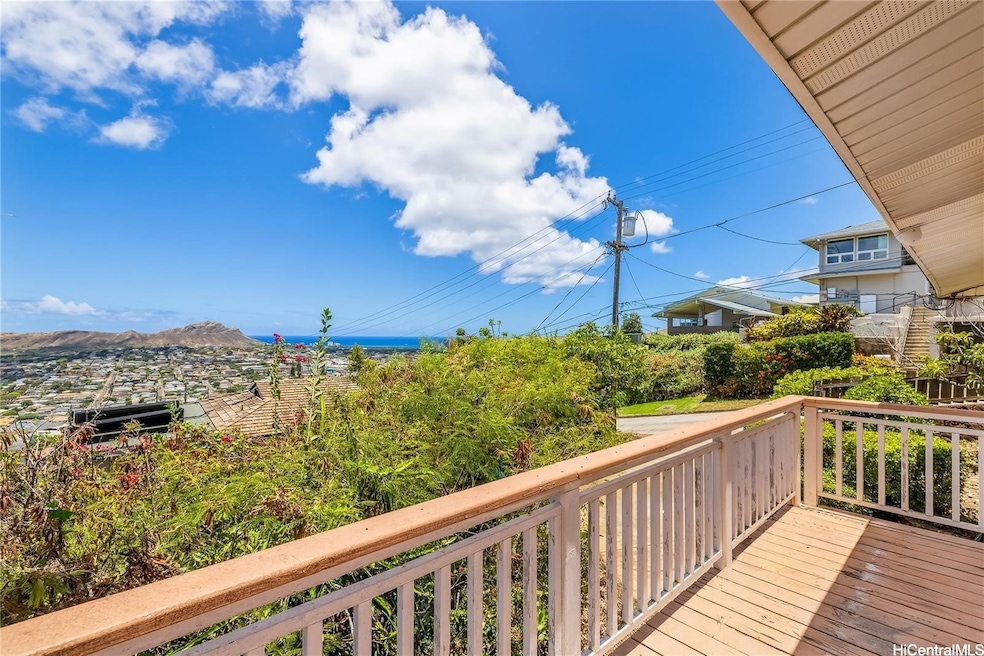 1729 Iwi Way, Honolulu, HI 96816 - photo 1