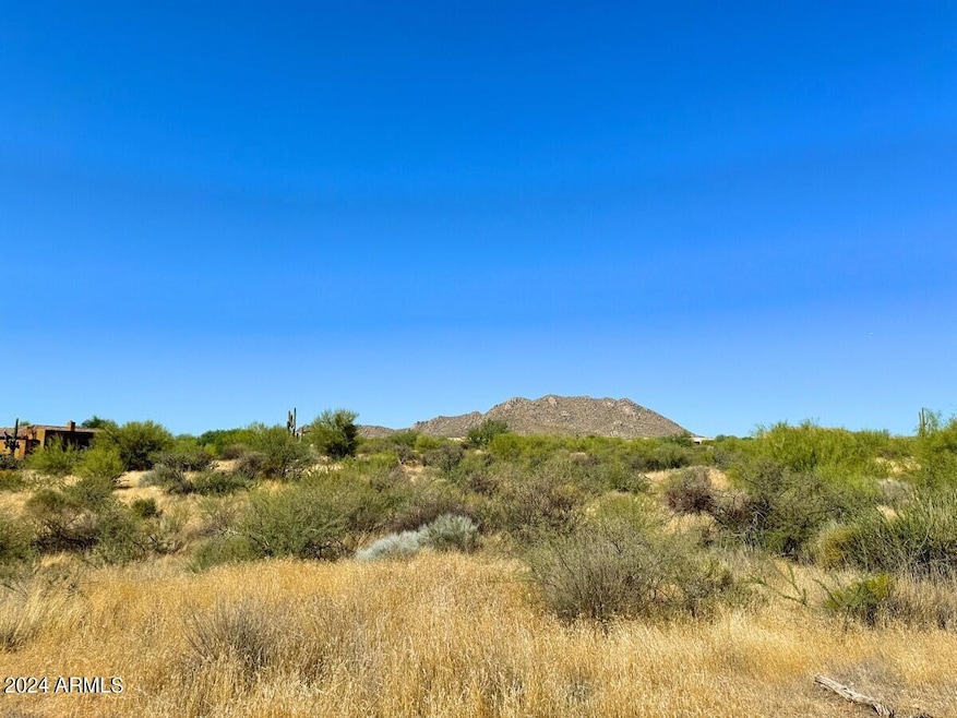 Surrounding mountain views!!