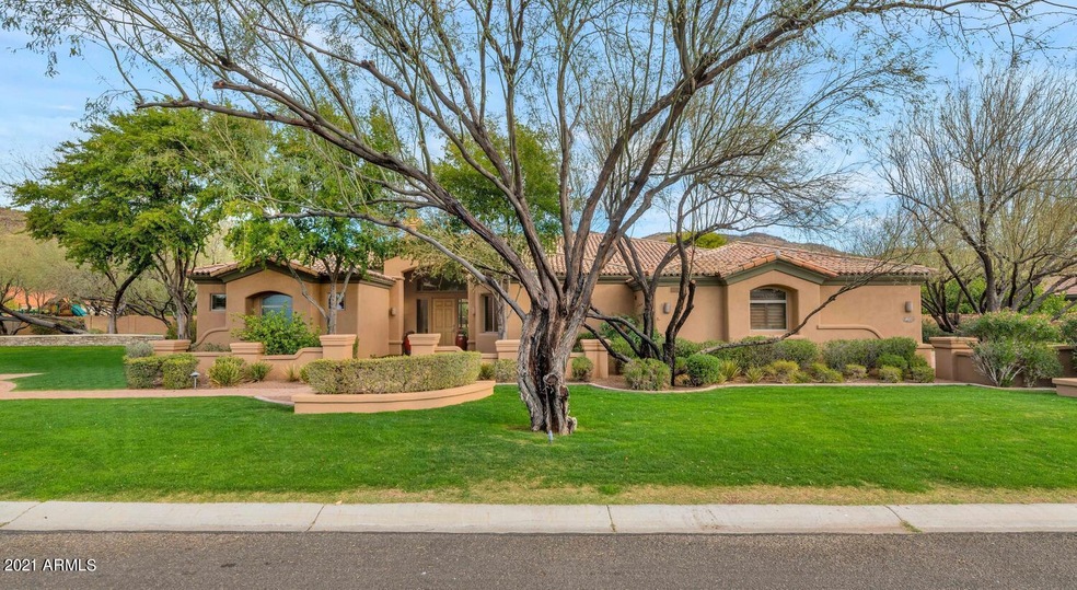 4612 W El Cortez Pl-large-001-003-4612 W