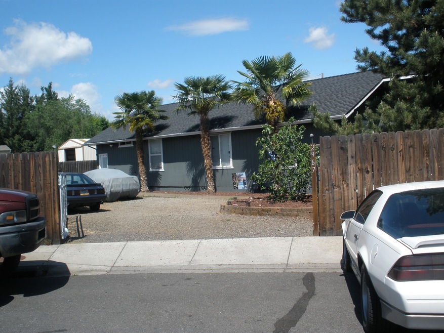 2967 Agate Meadows Cir, White City, OR 97503 - photo 1