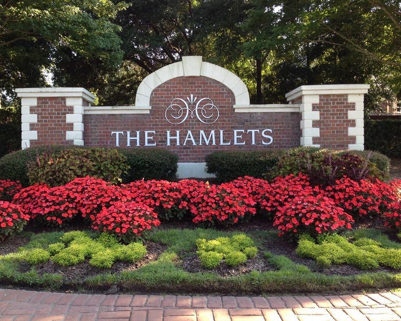 707 Hamlet Circle Entrance no Wreaths