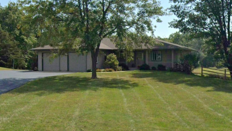 W2841 Pine Ridge Ct, Belleville, WI 53508 - photo 1