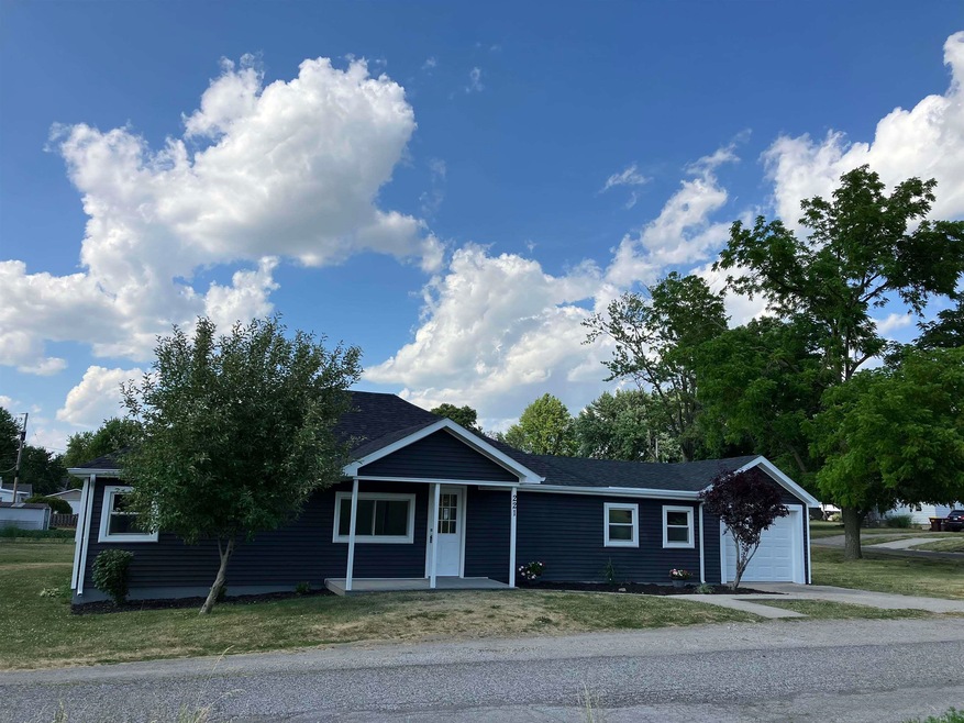 221 S Cleveland St, Auburn, IN 46706 - photo 1