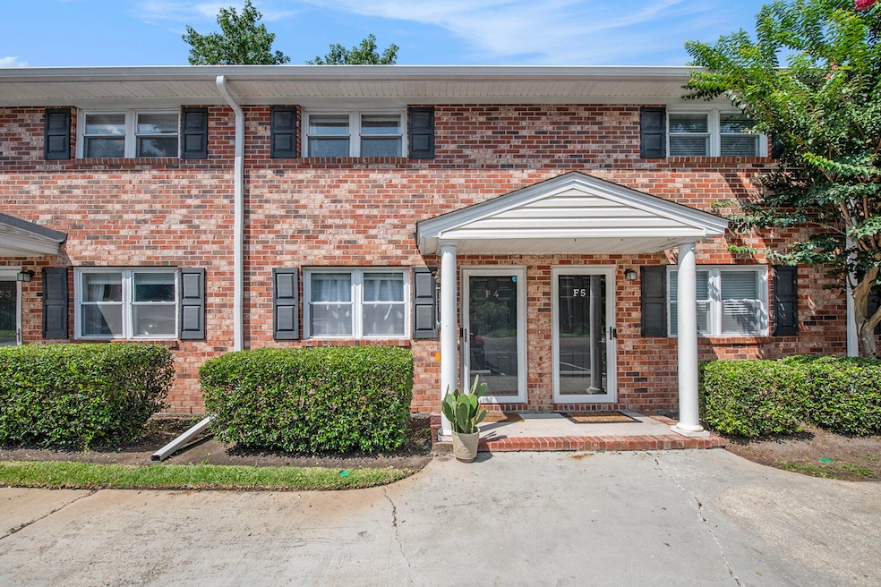 Welcome Home to 1852 Mepkin Road