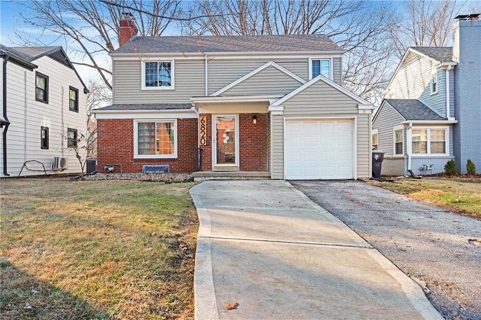 6820 Holmes Rd, Kansas City, MO 64131 - photo 1