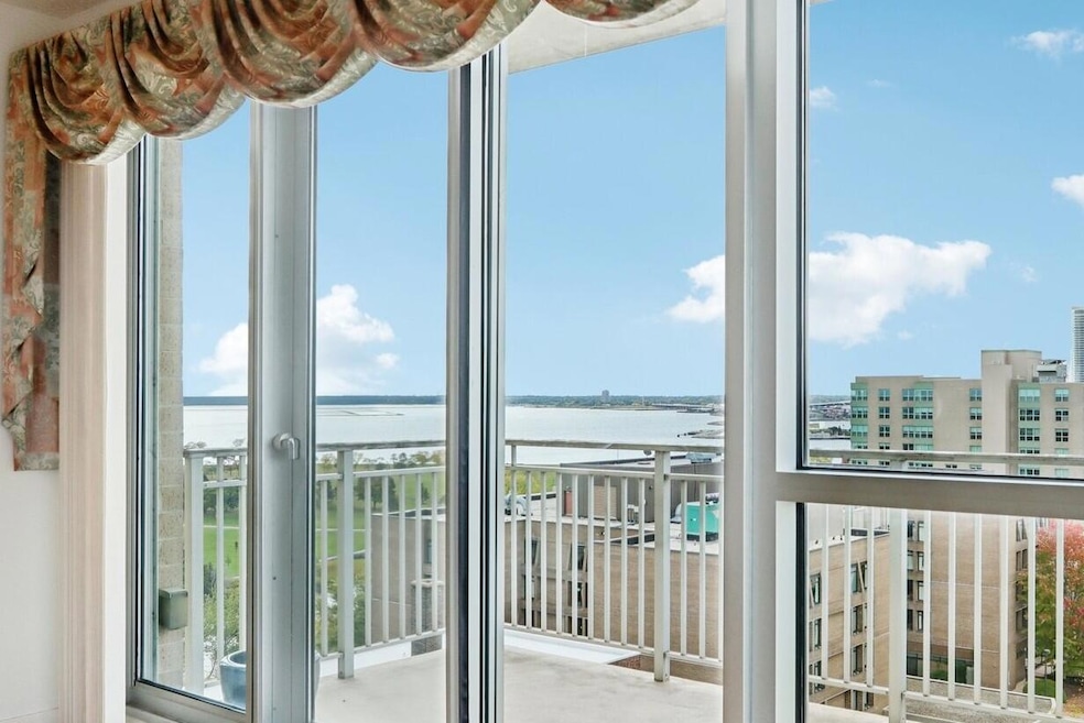 1522 On the Lake unit 902, Milwaukee, WI 53202 - photo 1