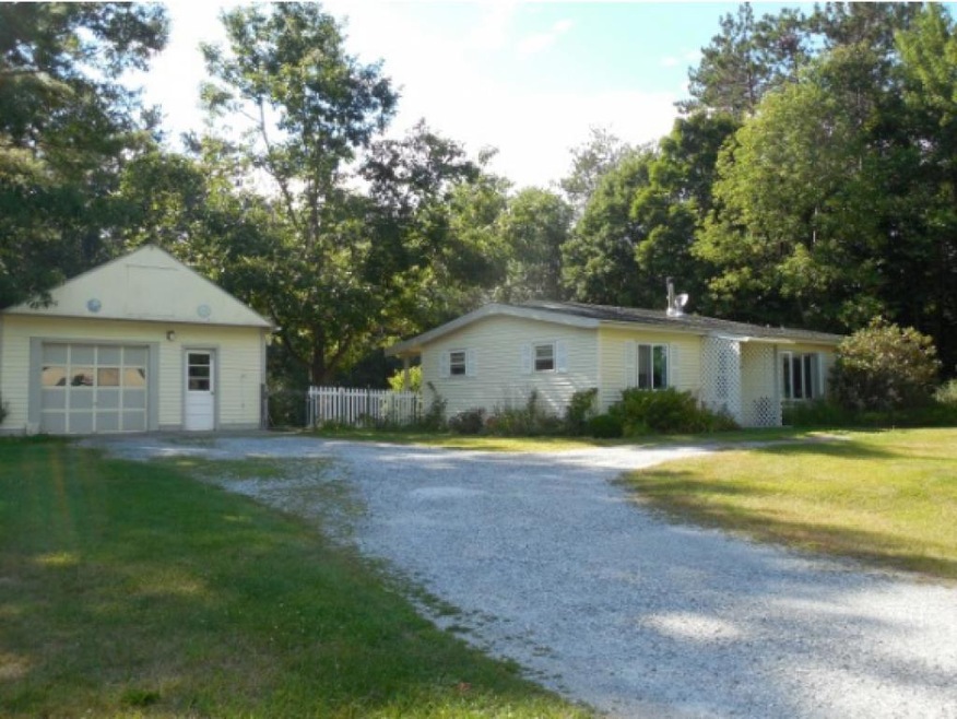 130 S Mendon Rd, Rutland, VT 05701 - photo 1